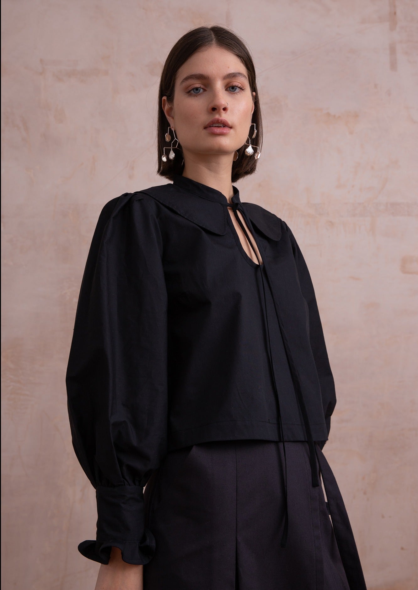 THE HÉLIE BLOUSE - black