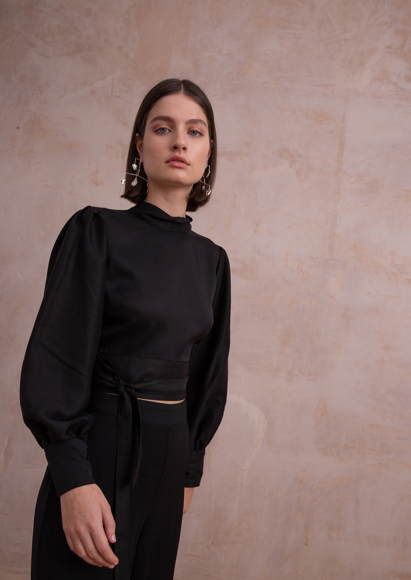 THE MAE BLOUSE - black