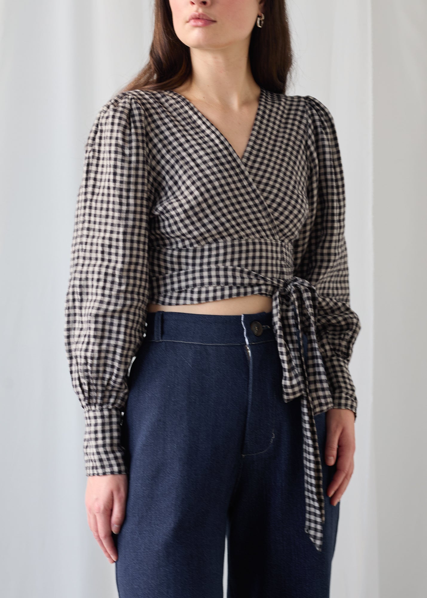 THE CÉCILE BLOUSE - mono gingham